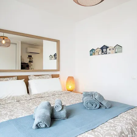 Apartment Stunning Sea Front Duplex *